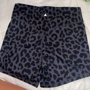 Balance shorts with dark spot print
